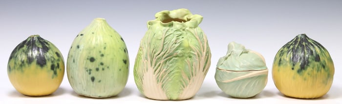 (5) PATRICIA GARRETT (20THC.) STUDIO ART CERAMIC VEGETABLE POTTERY VESSELS