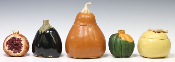 (5) PATRICIA GARRETT (20THC.) STUDIO ART CERAMIC VEGETABLE POTTERY VESSELS