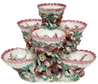 ENGLISH PARCEL-GILT PORCELAIN SHELL-FORM SWEETMEAT STAND, 18TH C.