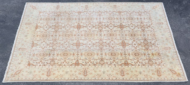 HAND-TIED PAKISTANI PESHAWAR ESTATE RUG, 13'10" X 10'2"