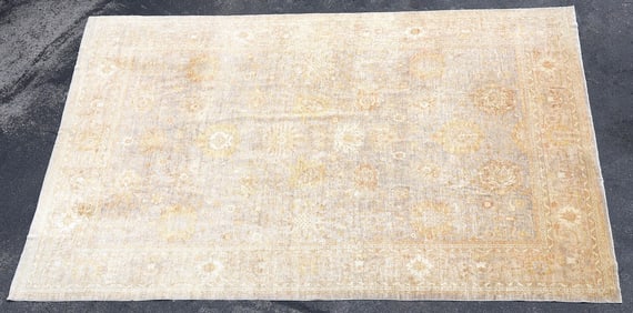 LARGE HAND-TIED PAKISTANI PESHAWAR ESTATE RUG, 17'11" X 13'1"