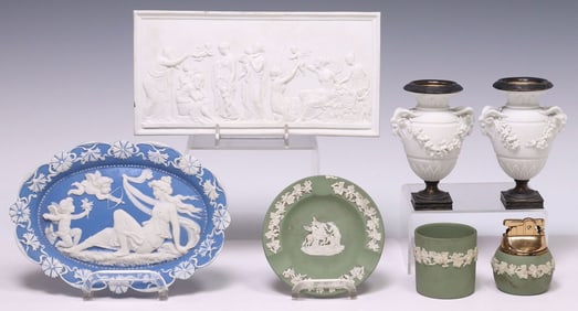 (7) WEDGWOOD JASPERWARE TABLE ARTICLES & NEOCLASSICAL STYLE URNS & PLAQUES