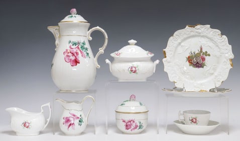 (9) FLORAL-PAINTED PORCELAIN TABLE ARTICLES