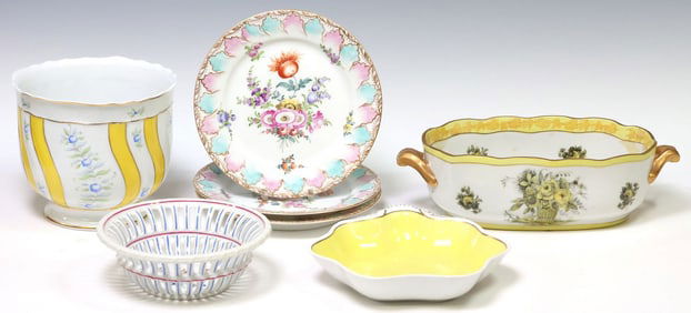 (7) DECORATIVE PORCELAIN CABINET & TABLE ITEMS, RICHARD GINORI, HOLLOHAZA