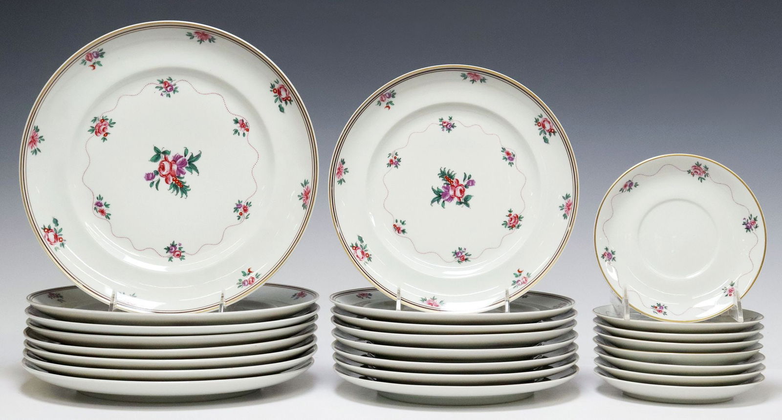 (24) MOTTAHEDEH VISTA ALEGRE 'PEKING ROSE' PORCELAIN PLATES: (lot of 24) Mottahedeh Vista Alegre porcelain service plates, in the "Peking Rose" pattern, including: (8) dinner plates, approx 10 1/8"diam; (8) salad/ dessert plates, 8 5/8"diam; (8) saucers, approx