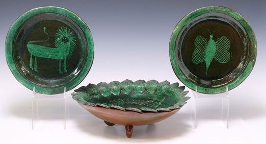 (3) MEXICO FOLK ART GREEN-GLAZED POTTERY CENTERPIECE BOWL & PLATES