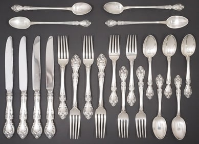 (21) GORHAM '1948 MELROSE' STERLING SILVER FLATWARE SERVICE