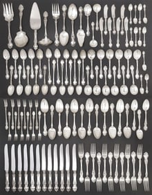 (111) WALLACE 'VIOLET' STERLING SILVER FLATWARE SERVICE