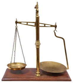 ENGLISH BRASS BALANCE SCALES & WEIGHTS, W&T AVERY, MACLEAN & CO