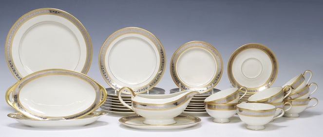 (43) THOMAS ROSENTHAL 'DUCHESS' PART DINNER SERVICE