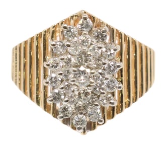 ESTATE 14KT GOLD & 0.90CTTW DIAMOND CLUSTER RING
