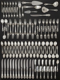 (104) WALLACE 'GRANDE BAROQUE' STERLING SILVER FLATWARE SERVICE