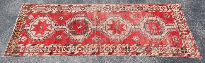 HAND-TIED ESTATE RUG, 13'3" X 5'