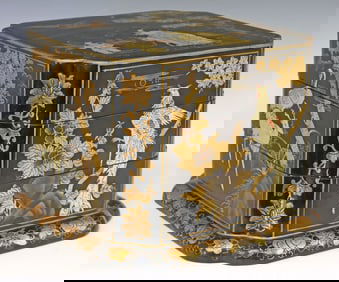 CHINESE EXPORT PARCEL-GILT BLACK LACQUER STACKING WEDDING BASKET