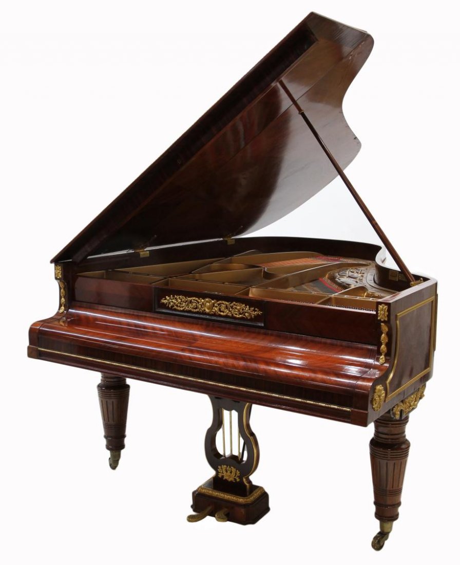 GAVEAU GRAND PIANO, ROSEWOOD & MAHOGANY, ORMOLU: Gaveau Modelle 3 grand piano in the style of Louis XVI, a rosewood and mahogany case accented with ormolu including a foliate entwined lyre, the harp with gilt foliate decoration "Gaveau, Paris" lette