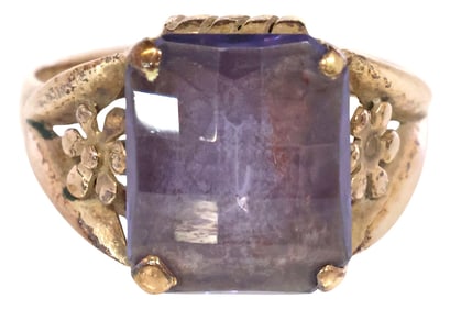 ESTATE 10KT YELLOW GOLD & 8.40CT SYNTHETIC SAPPHIRE RING
