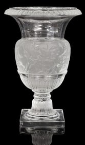LARGE FRENCH LALIQUE ART CRYSTAL 'VERSAILLES' GRAPEVINE VASE, 13.75"H