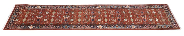 HAND-TIED INDIAN SERAPI RUNNER, 11'10" X 2'6"