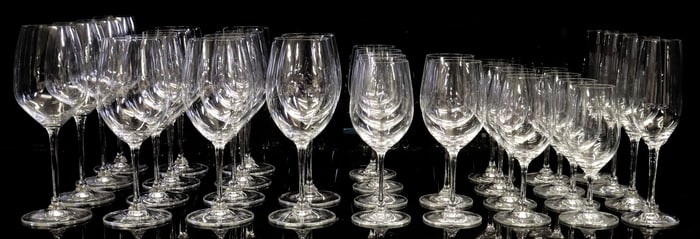 (32) RIEDEL COLORLESS STEMWARE, WINE GLASSES & CHAMPAGNE FLUTES