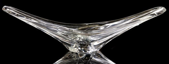 LARGE FRENCH DAUM COLORLESS ART CRYSTAL 'SWALLOWTAIL' CENTER BOWL
