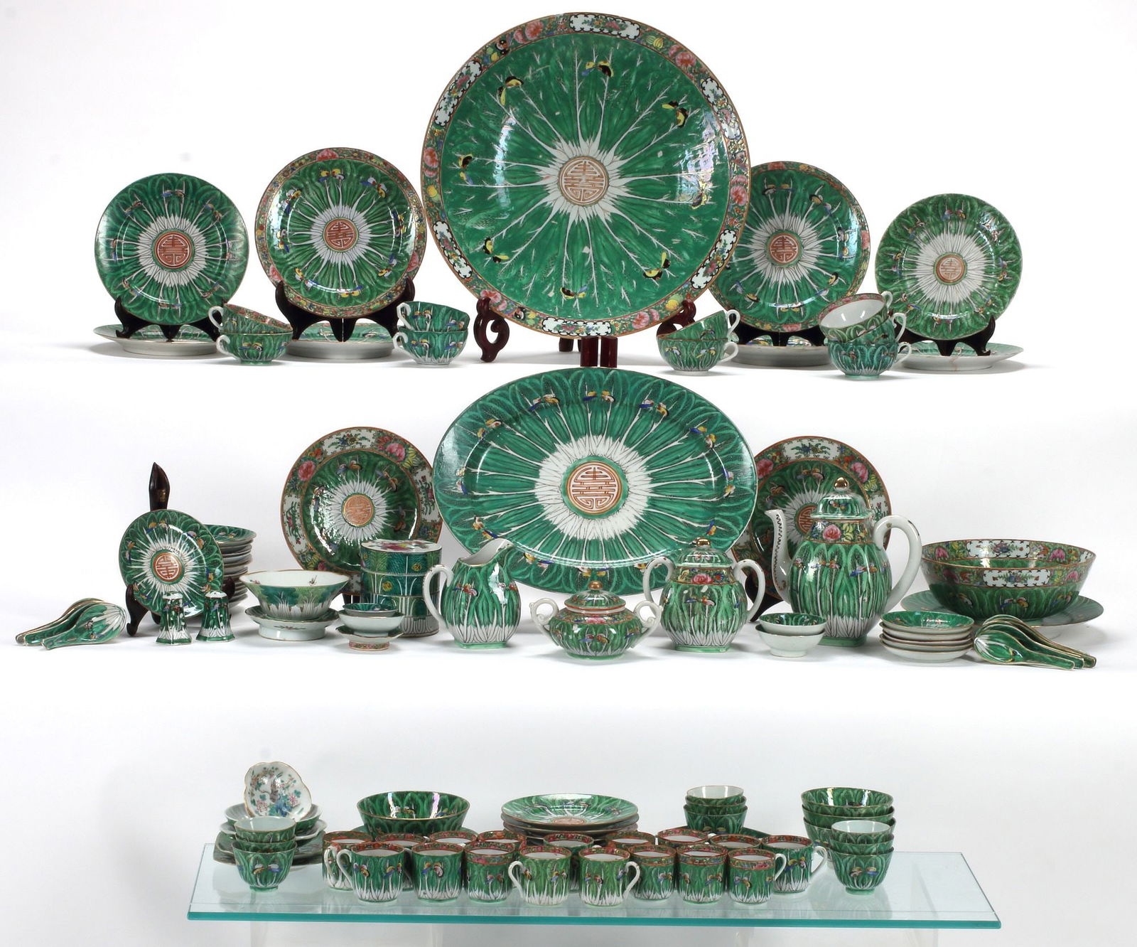 (113) CHINESE EXPORT 'CABBAGE LEAF' ASSEMBLED PARTIAL DINNER SERVICE (1 of 7)