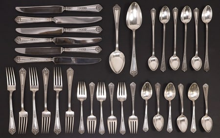 (32) WATSON 'NAVARRE' STERLING SILVER FLATWARE SERVICE FOR SIX, 30.92 OZT