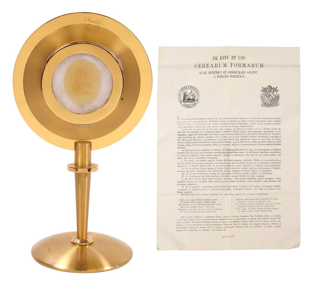 RELIGIOUS AGNUS DEI WAX DISC IN GILT-METAL ALTAR RELIQUARY (1 of 6)