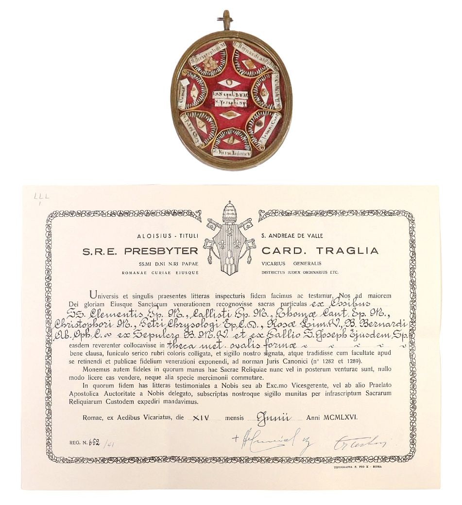 THECA RELIQUARY CONTAINING 1ST & 2ND-CLASS RELICS OF 9 SAINTS WITH COA: Religious gold-tone metal theca reliquary, housing (seven) first-class relics of Saints Clement, Callista, Thomas of Canterbury, Christopher, Peter Crysologus, Rose of Lima, and Bernardino, 