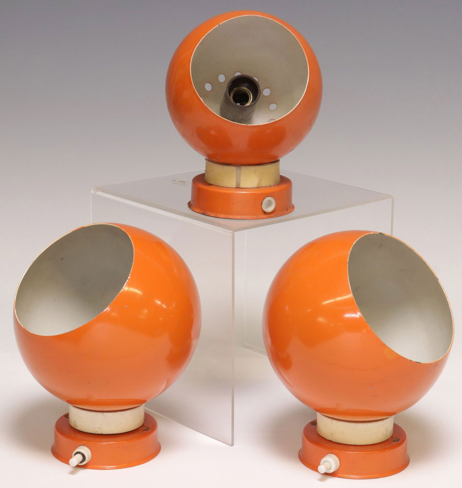 (3) REGGIANI STYLE MID-CENTURY MODERN GLOBULAR 1-LT TABLE LAMPS (1 of 3)
