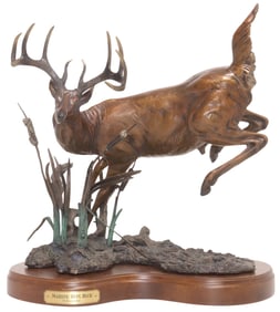DENNIS JONES (B.1943) BRONZE SCULPTURE, 'MAJESTIC 10 PT. BUCK,' 20.25"H