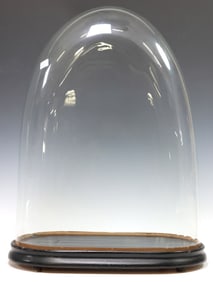 LARGE VICTORIAN GLASS CLOCHE/ DISPLAY DOME ON BASE, 23.5"H