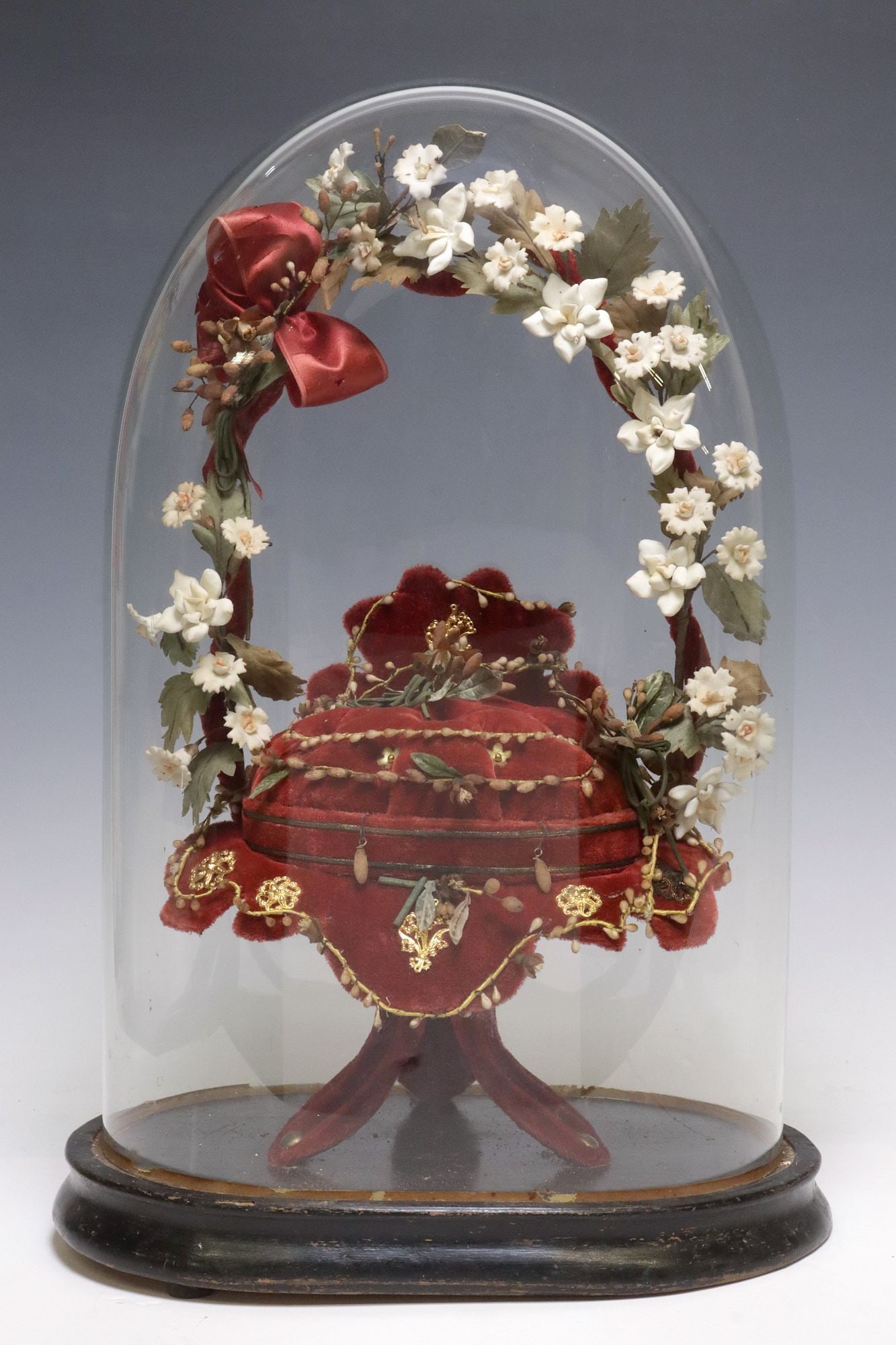 FRENCH GLOBE DE MARIEE / BRIDE'S GLOBE IN CLOCHE (1 of 3)