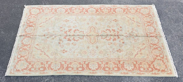 ESTATE HAND-TIED OUSHAK RUG, 9'5" X 6'