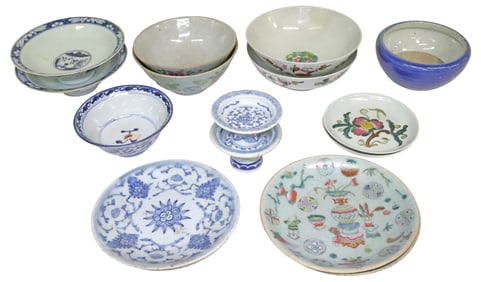 (16) CHINESE BLUE AND WHITE, CELADON & FAMILLE ROSE TABLEWARE
