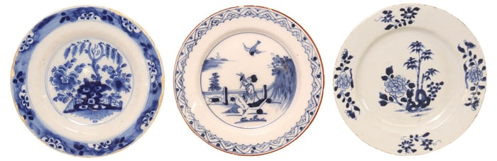 (3) DUTCH DELFT BLUE & WHITE CHINOISERIE CABINET PLATES