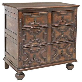 WILLIAM & MARY STYLE OAK CHEST OF DRAWERS