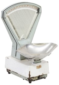 ENGLISH AVERY ENAMELED SHOP COUNTER SCALE