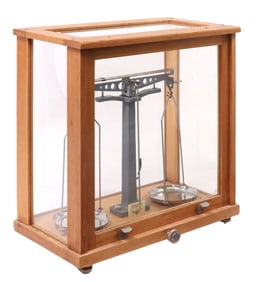 ENGLISH PHILIP HARRIS LTD. CASED LABORATORY / PHARMACY SCALES