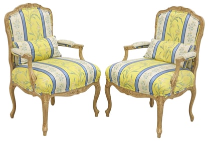 (2) SHERRILL LOUIS XV STYLE UPHOLSTERED FAUTEUILS / ARMCHAIRS