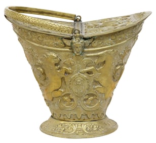 ENGLISH BRASS REPOUSSE ARMORIAL ROYAL ARMS COAL SCUTTLE