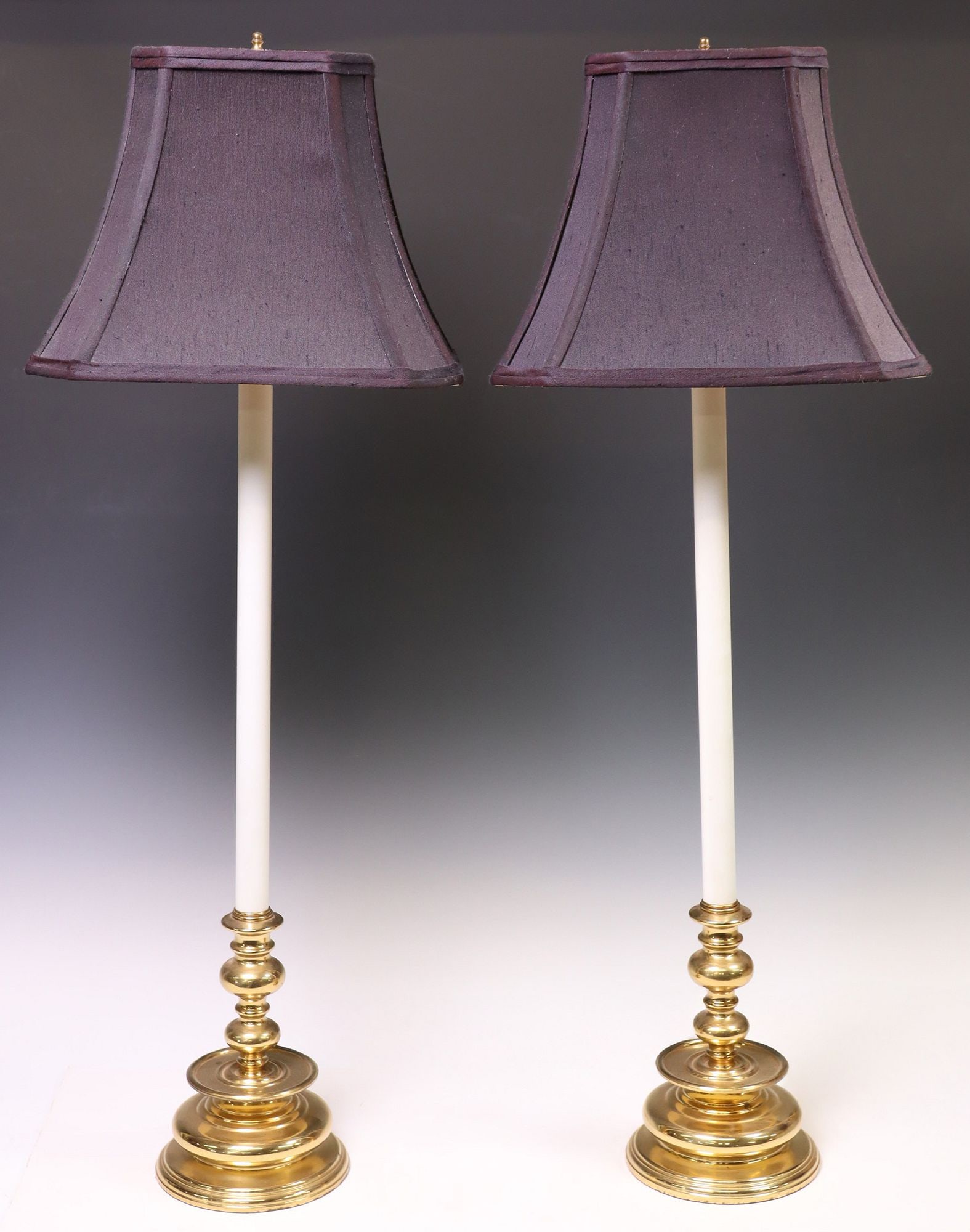 (2) LARGE BRASS CANDLESTICK-FORM TABLE LAMPS, 33.5"H (1 of 4)