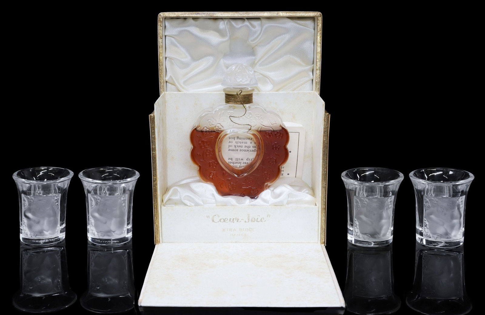 (5) FRENCH LALIQUE CRYSTAL 'ENFANTS' SHOT GLASSES & 'COEUR JOIE' PERFUME BOTTLE (1 of 13)