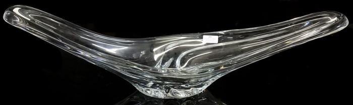 LARGE FRENCH DAUM COLORLESS ART CRYSTAL 'SWALLOWTAIL' CENTER BOWL