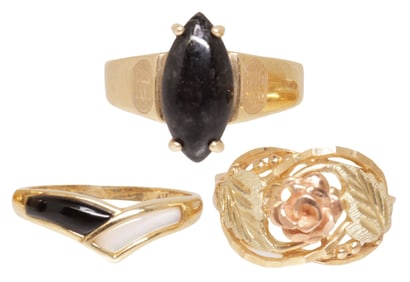 (3) ESTATE 10KT YELLOW GOLD, BLACK ONYX & MOTHER-OF-PEARL RINGS