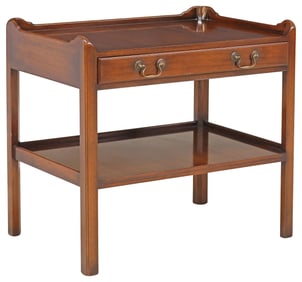 ENGLISH GEORGIAN STYLE MAHOGANY SIDE TABLE