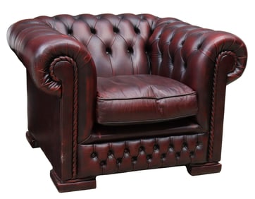 ENGLISH BUTTONED OXBLOOD LEATHER CLUB CHAIR