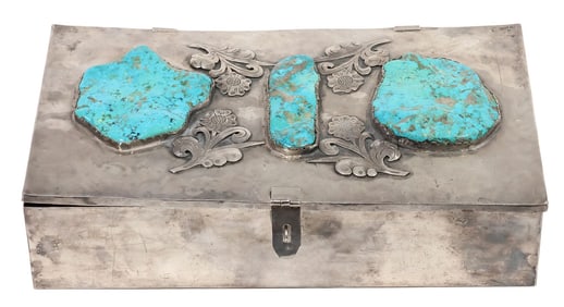 EXCEPTIONAL LARGE NATIVE AMERICAN SILVER & KINGMAN TURQUOISE TABLE BOX
