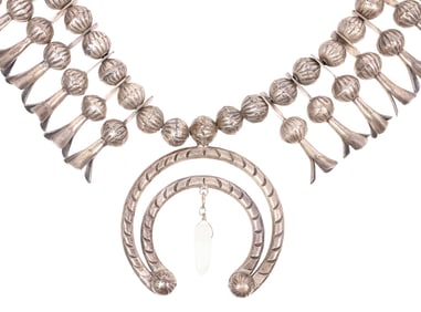 NATIVE AMERICAN NAVAJO BEADED SQUASH BLOSSOM NECKLACE