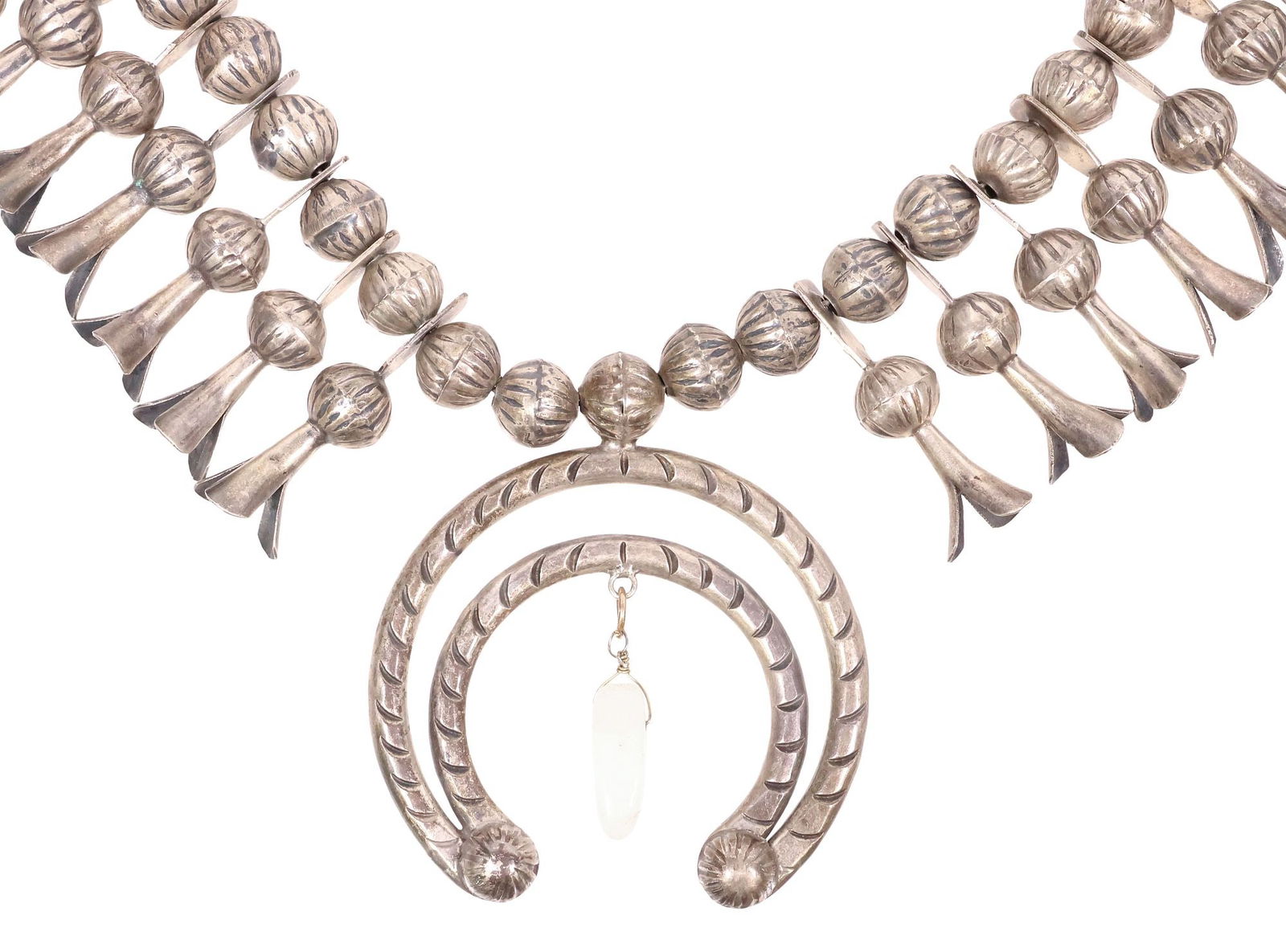 NATIVE AMERICAN NAVAJO BEADED SQUASH BLOSSOM NECKLACE (1 of 5)