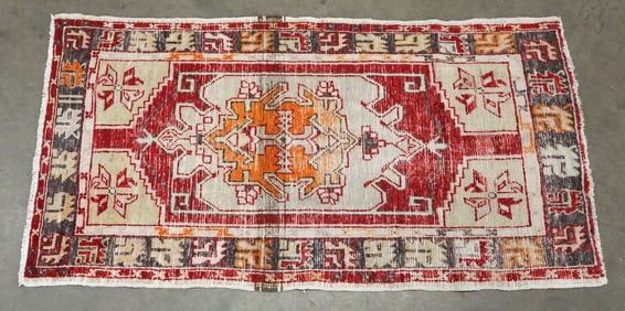 ESTATE HAND-TIED TURKISH RUG, 4'7" X 2'5"